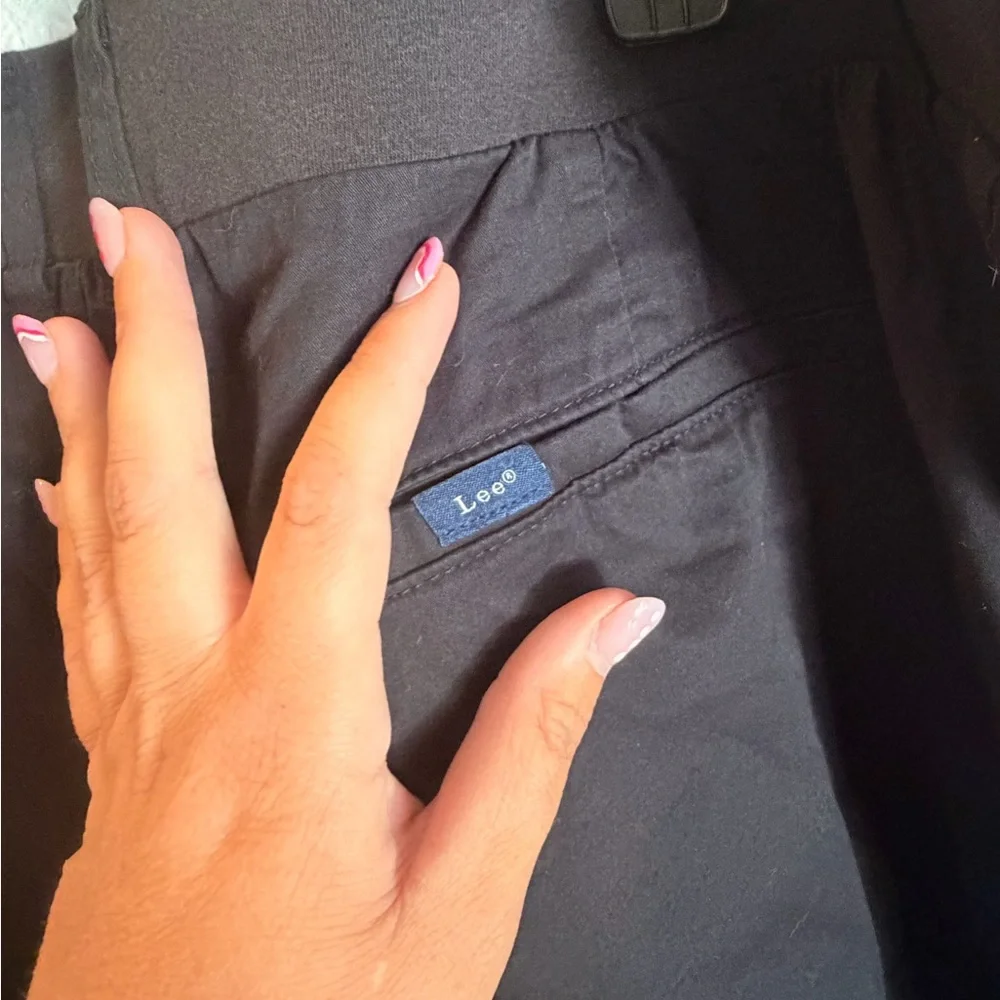 Women’s Lee Capri Pants - Casual Utility Style - Picture 9 of 10